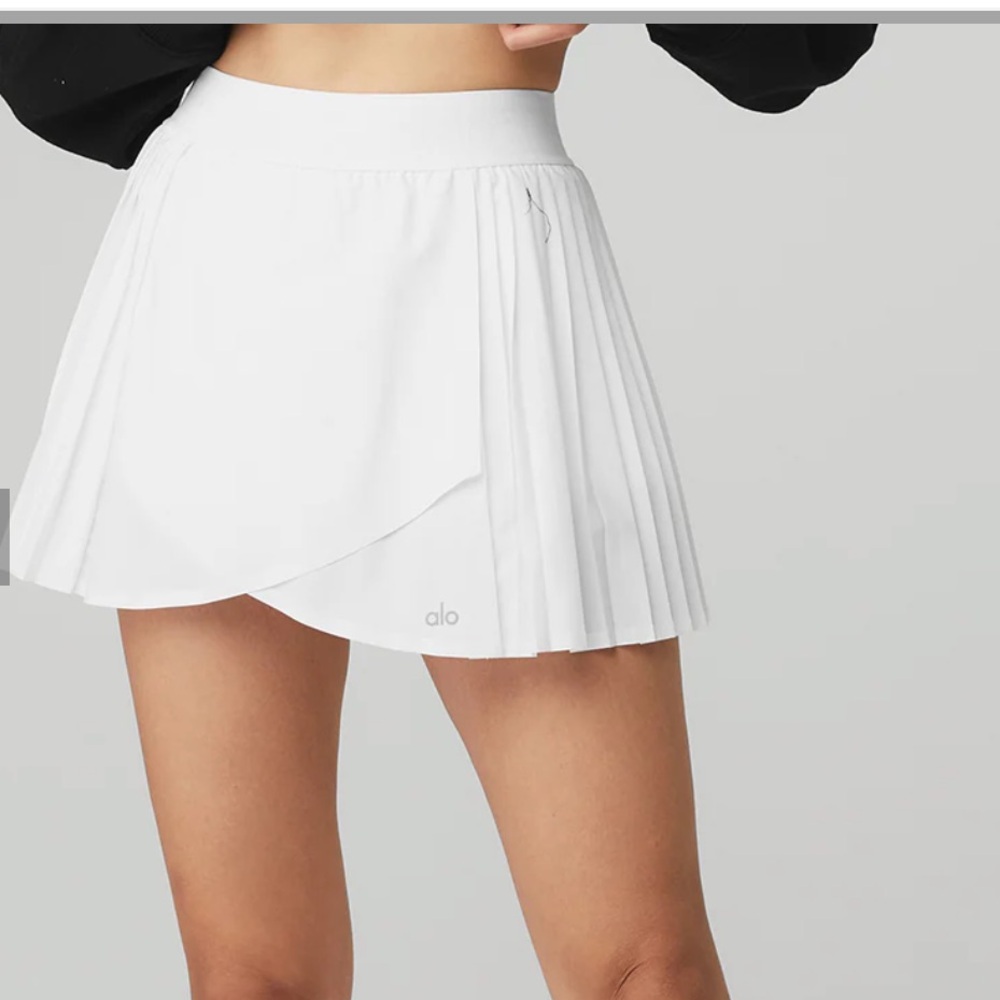ALO Yoga Women's Mini Skirt in White